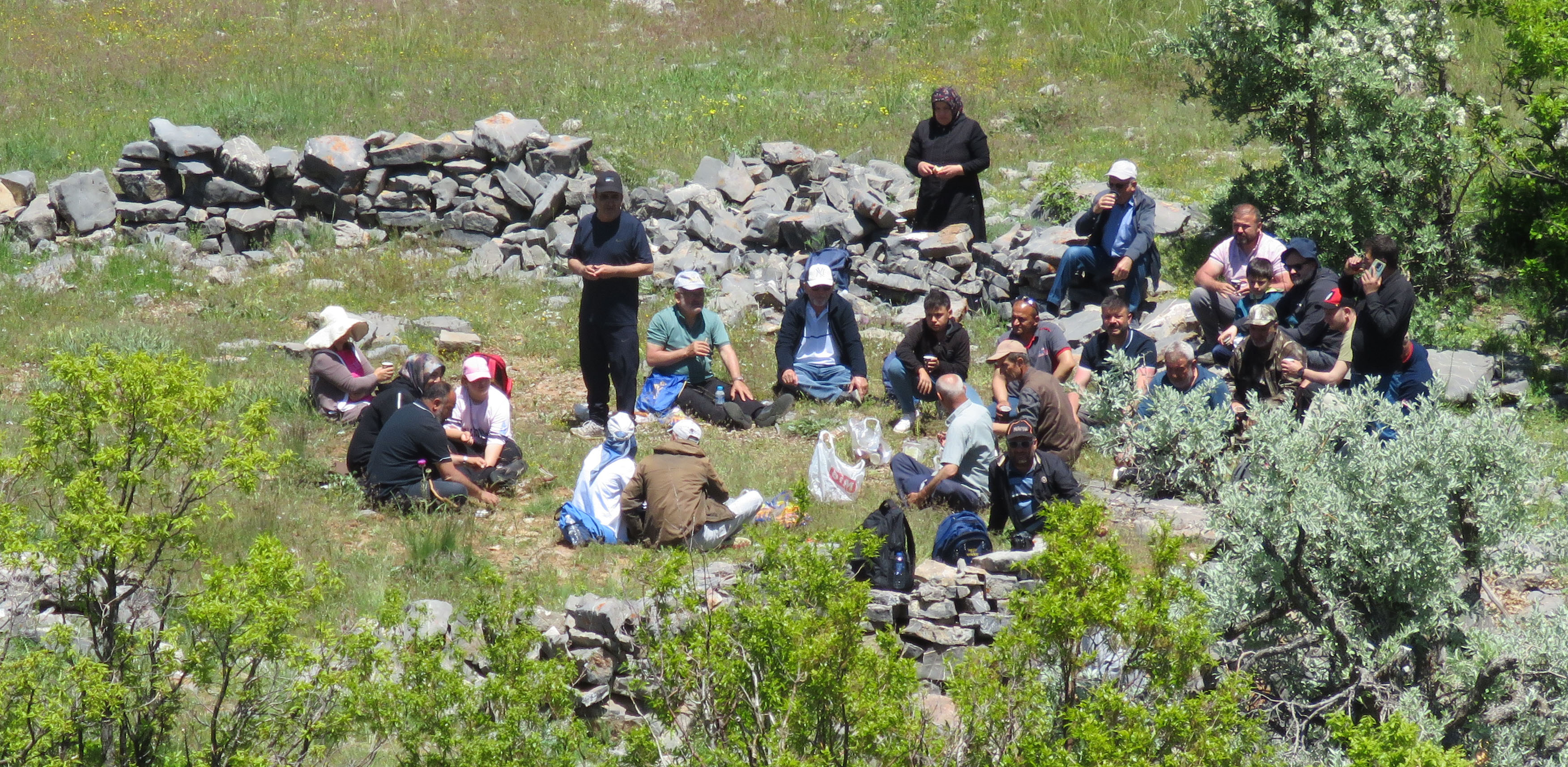 40 yıldır kullanılmayan tarihi yayla yolunu tekrar yürüdüler - Görsel 7
