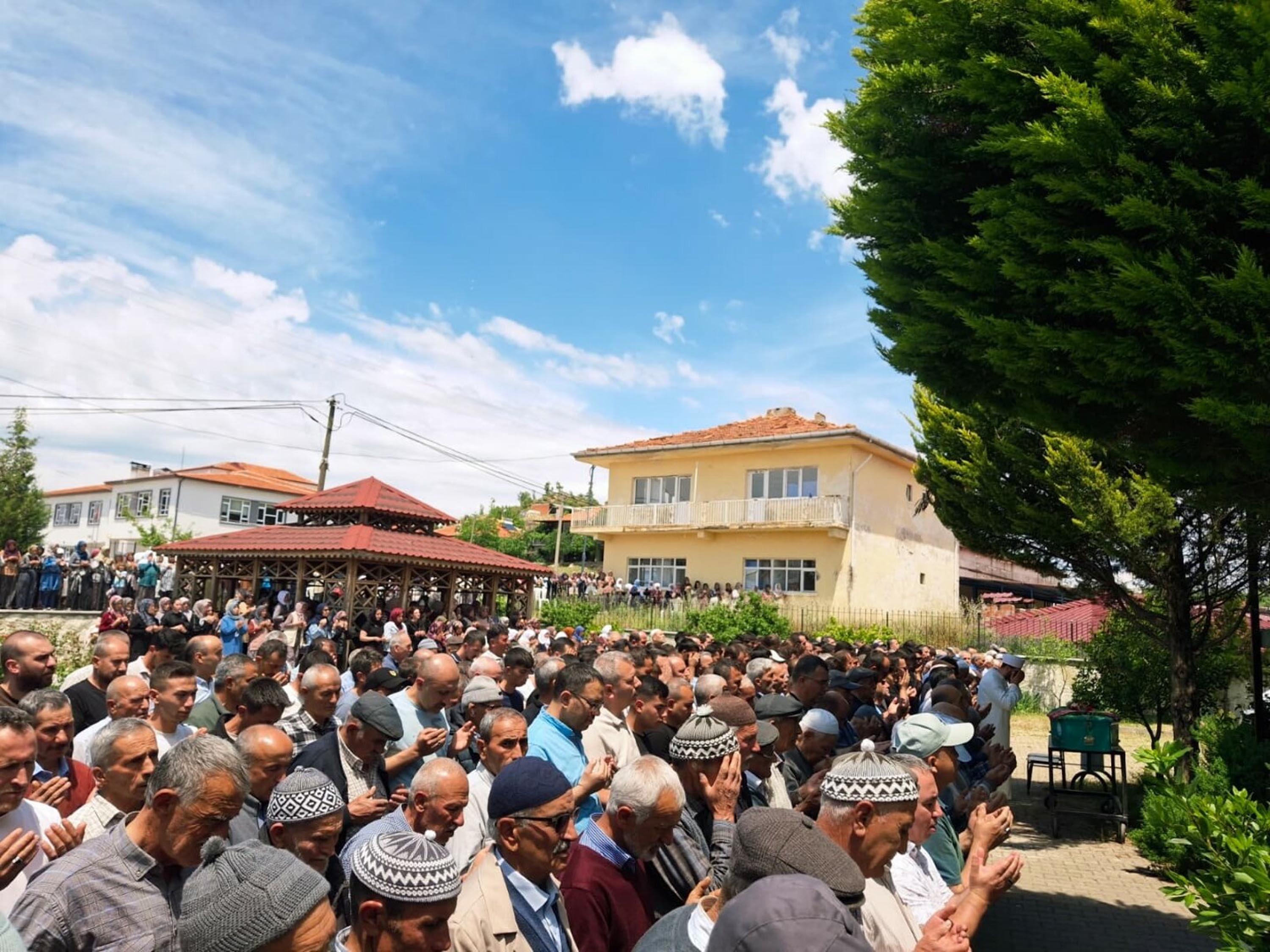 Üniversiteli Zehra, kaldığı yurdun penceresinden düşüp öldü - Görsel 2