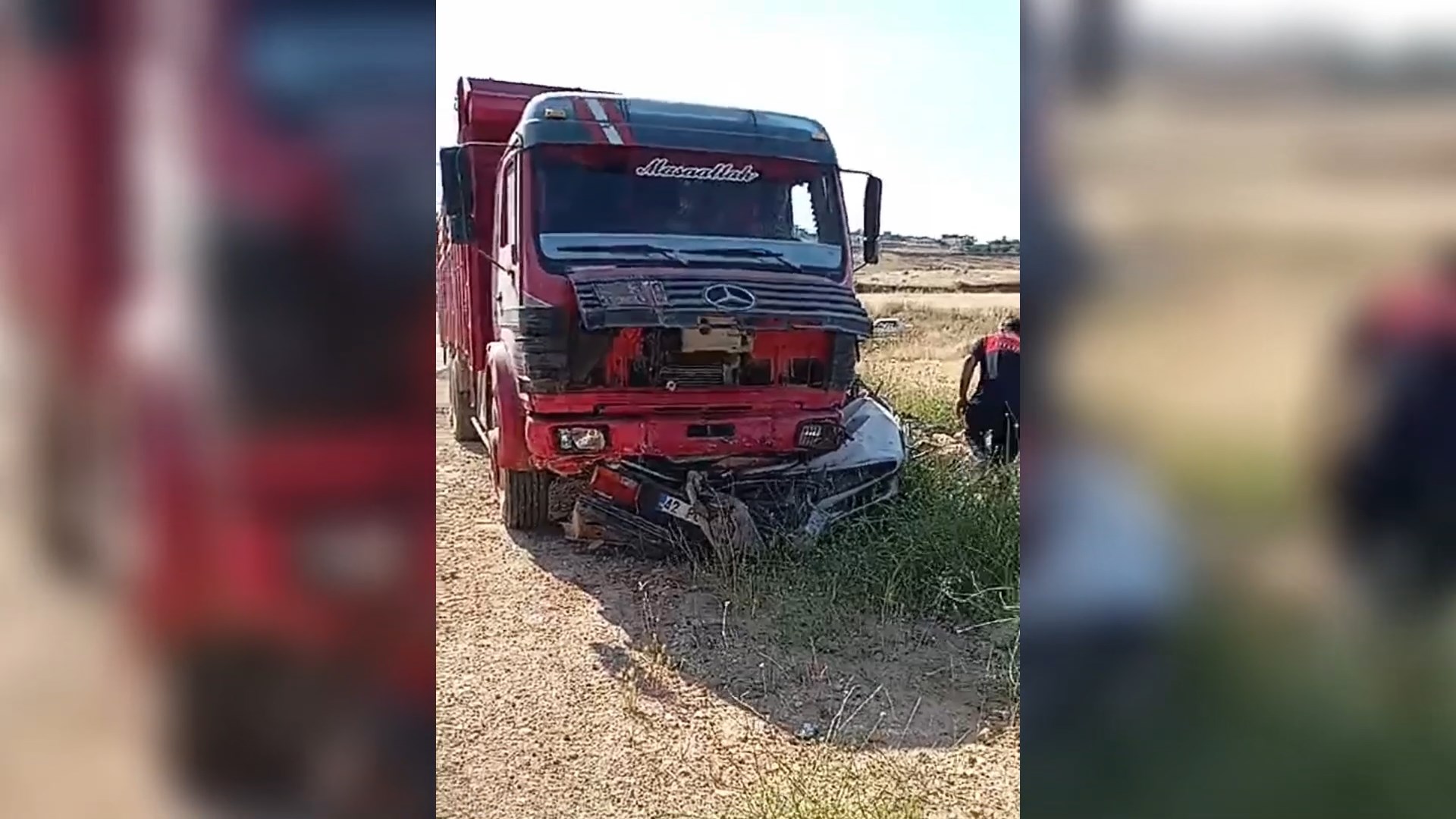 Şanlıurfa'da Feci Kaza: Kamyonun Altında Kalan Otomobildeki 3 Kişi Hayatını Kaybetti - Görsel 4