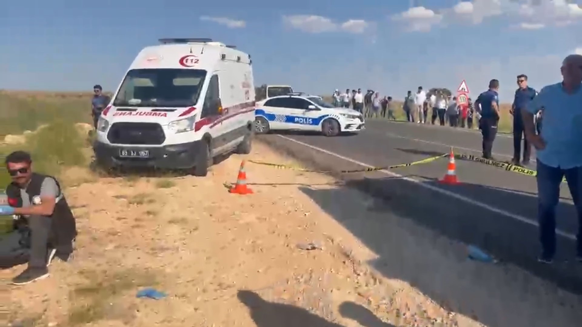 Şanlıurfa'da Feci Kaza: Kamyonun Altında Kalan Otomobildeki 3 Kişi Hayatını Kaybetti - Görsel 6