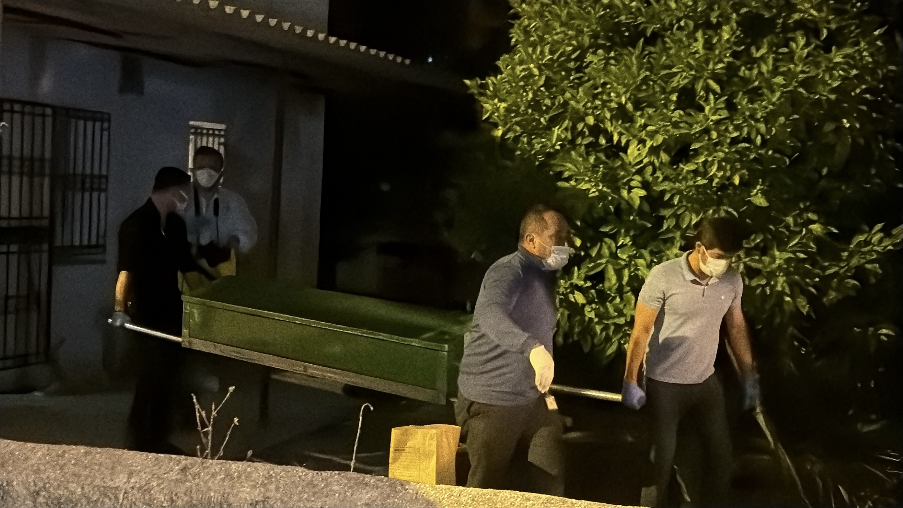 Babasının cenazesiyle 2 gün aynı evde yaşadı - Görsel 4