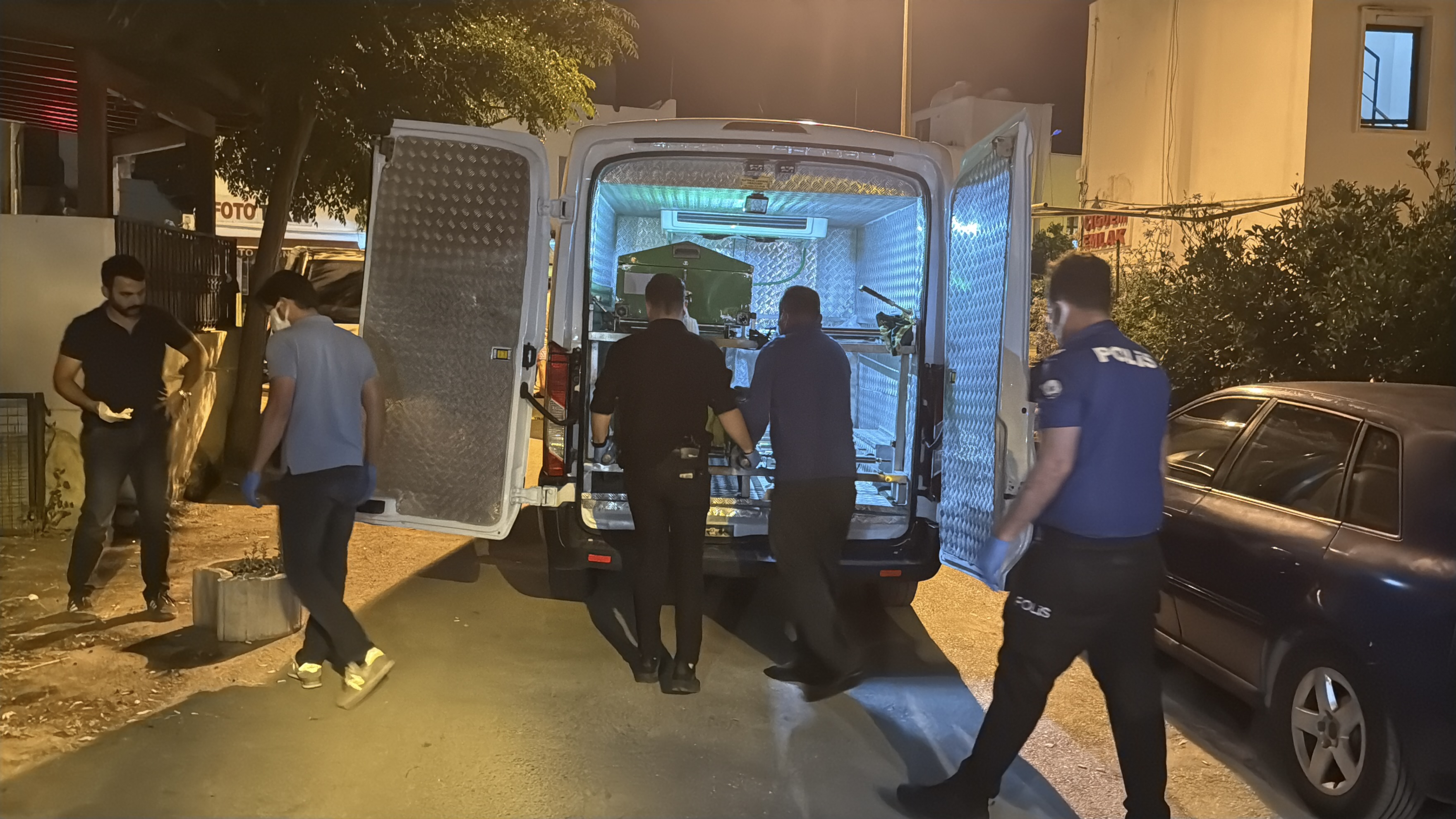 Babasının cenazesiyle 2 gün aynı evde yaşadı - Görsel 5