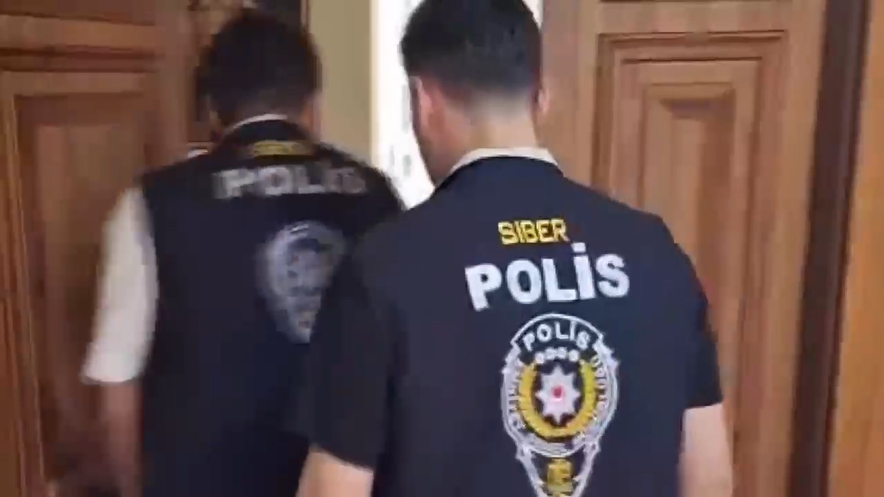 Banka yöneticilerinin isimlerini kullanıp 'yatırım dolandırıcılığı' yapan şebekeye operasyon: 79 tutuklama - Görsel 2