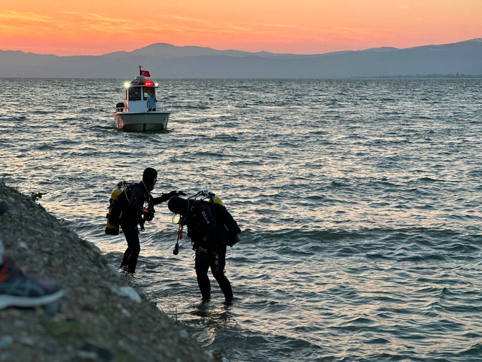 Gölde boğulma tehlikesi geçiren oğlunu kurtarırken hayatını kaybetti - Görsel 3
