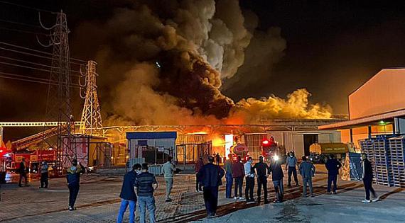 Konya'da şeker Kolonya Üretim fabrikasında yangın