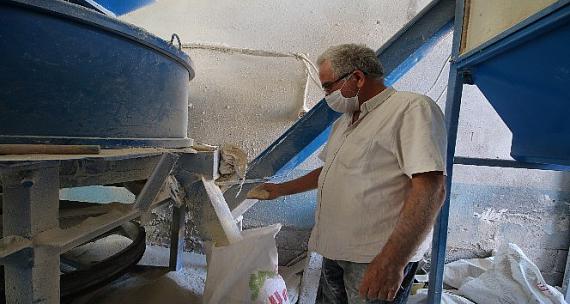 Seydişehir'de  babadan oğula taş değirmeni geleneği devam ediyor